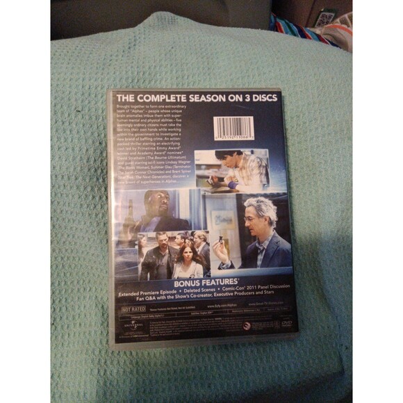 Alphas: Complete First Season 1 (DVD, 2012, 3-Disc Set) - Picture 2 of 3